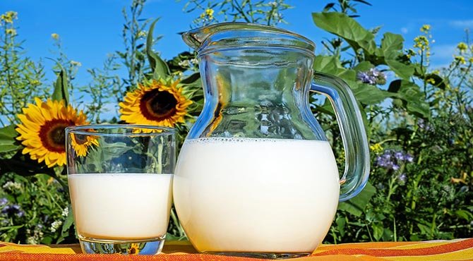 Incredible Health Benefits of Milk in Hindi